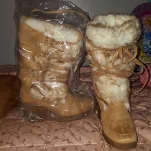 FUR Boots (like new)
